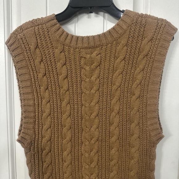American Eagle light brown long line cable knit sweater vest. M - Picture 5 of 5
